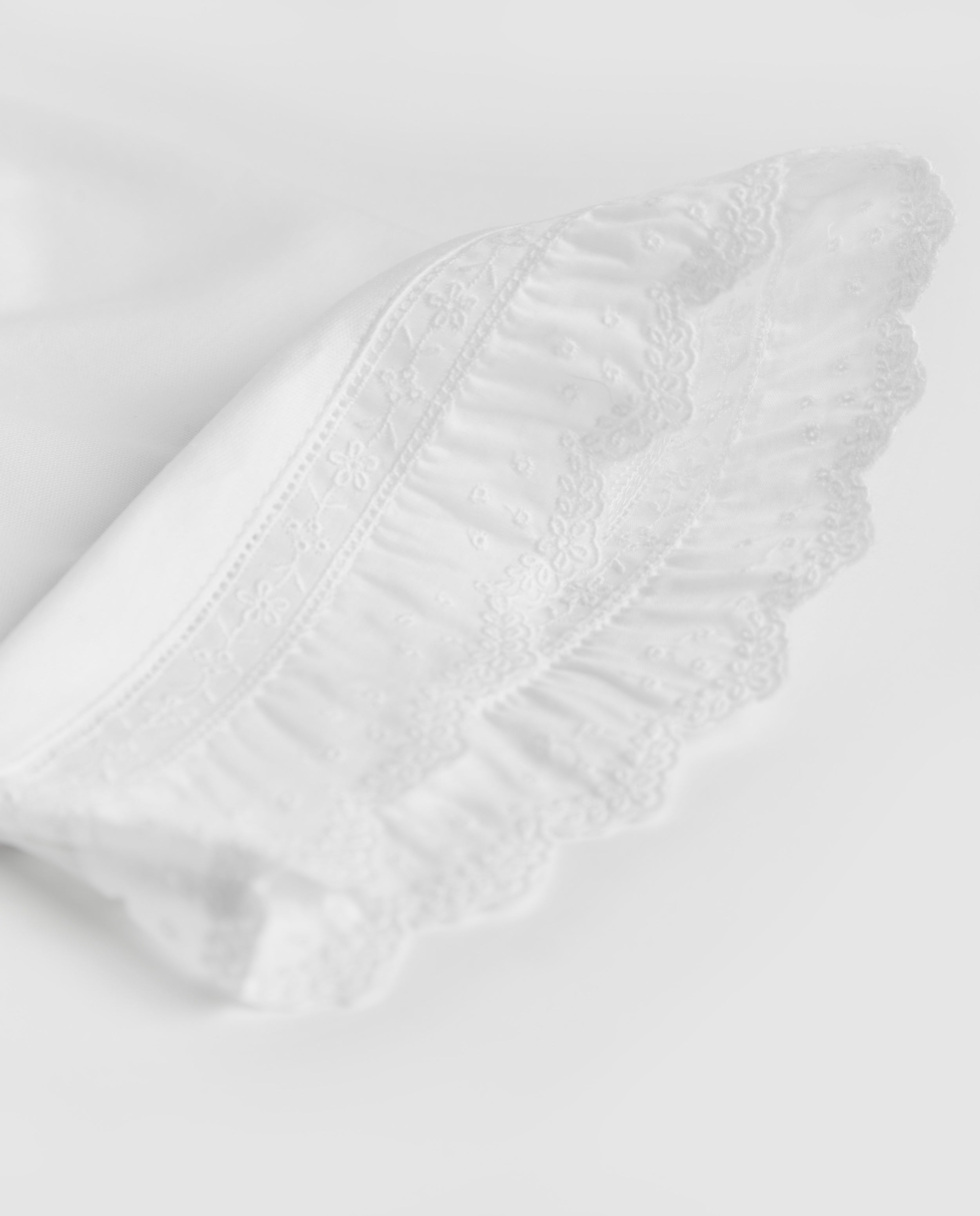 Robe pour femme avec bande brodée blanche