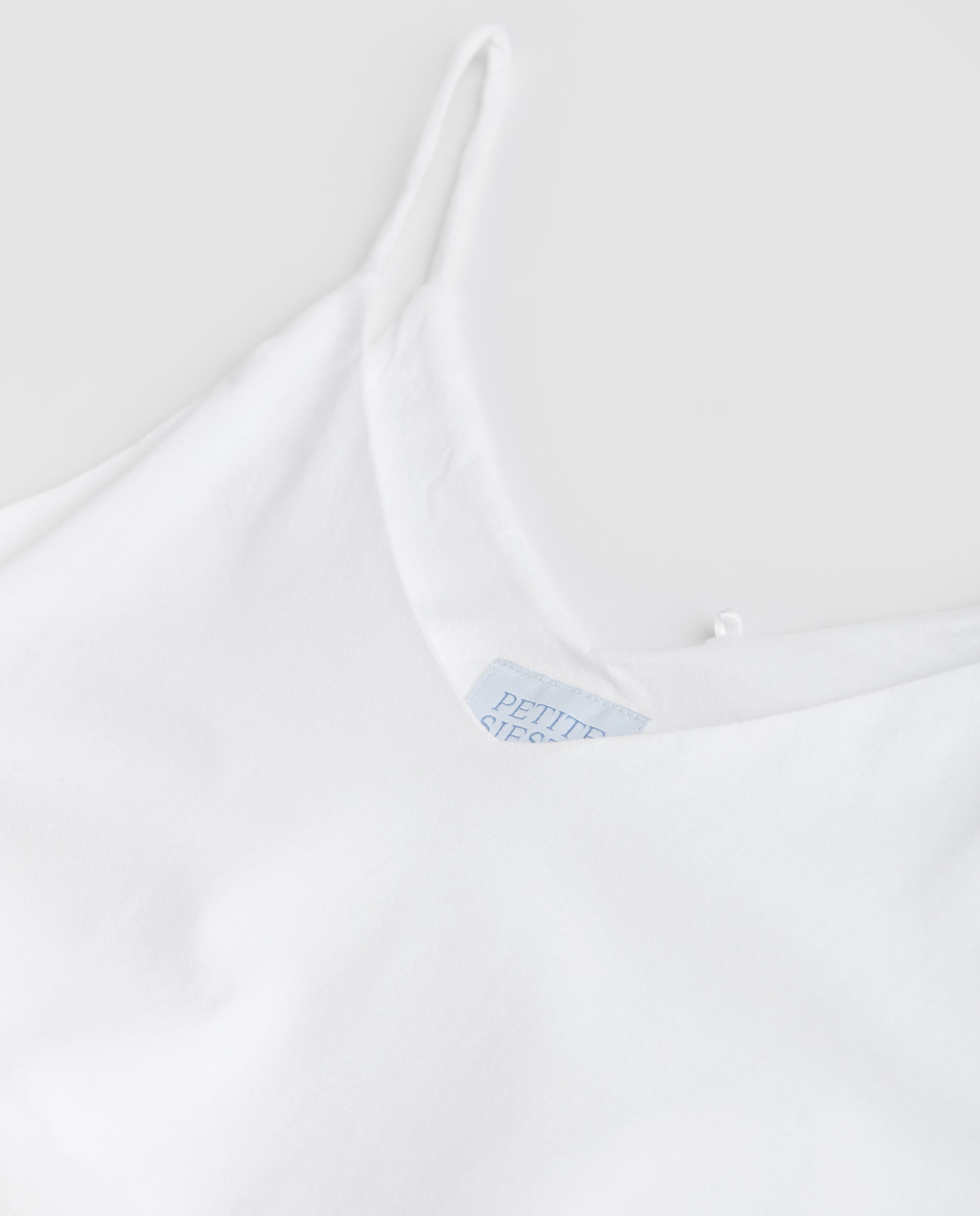 Chemise de nuit courte blanche à bretelles pour femme