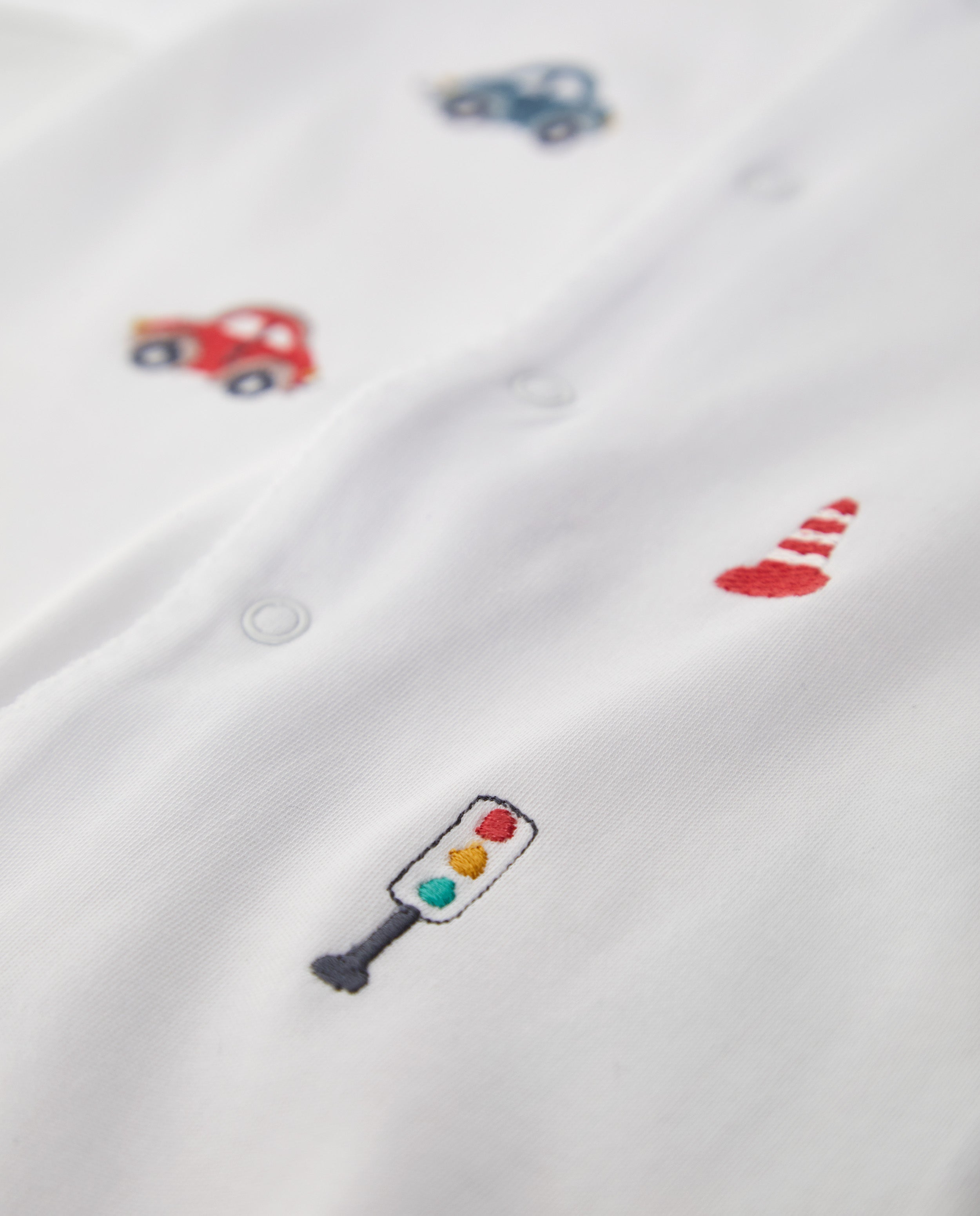 Panneaux de pyjamas blancs pour bébé