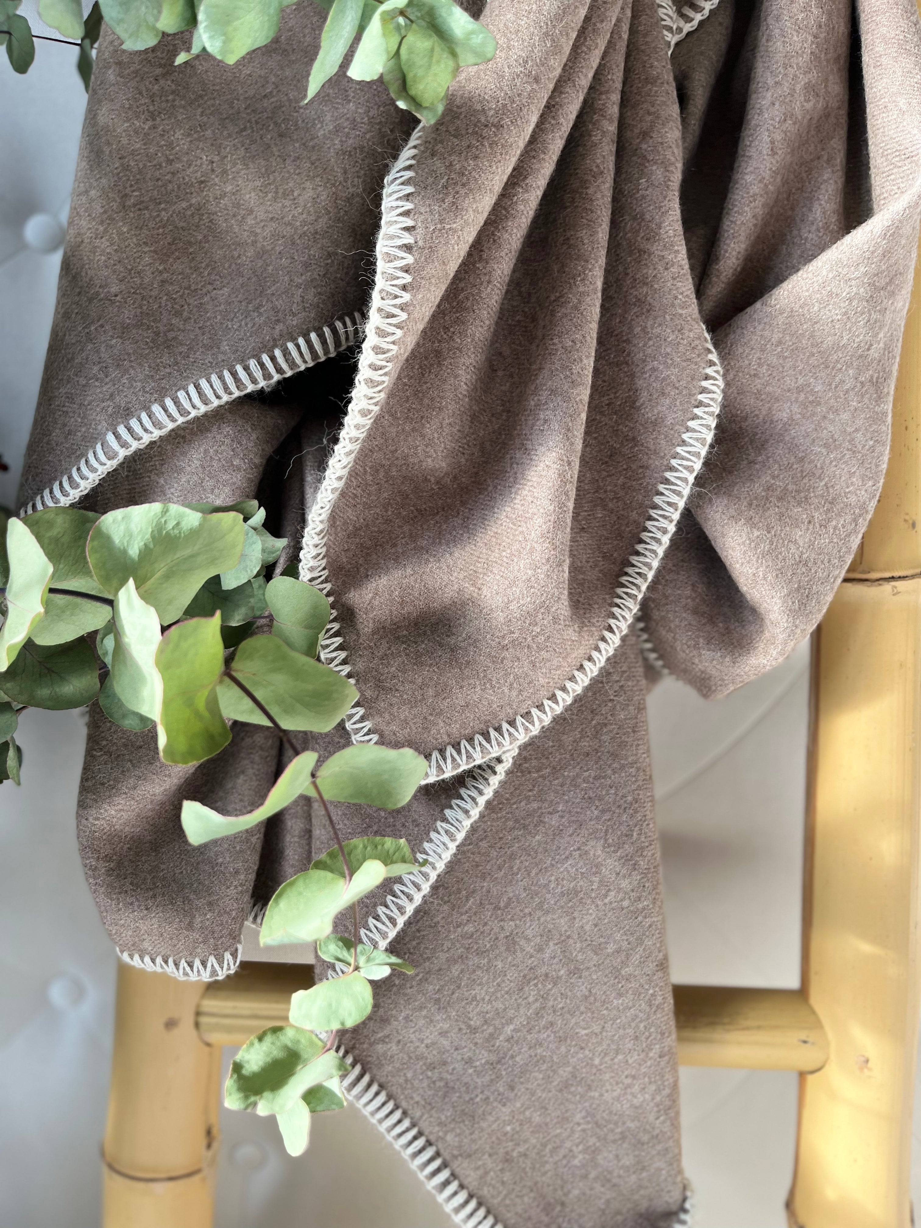 Couverture en bébé alpaga beige beige