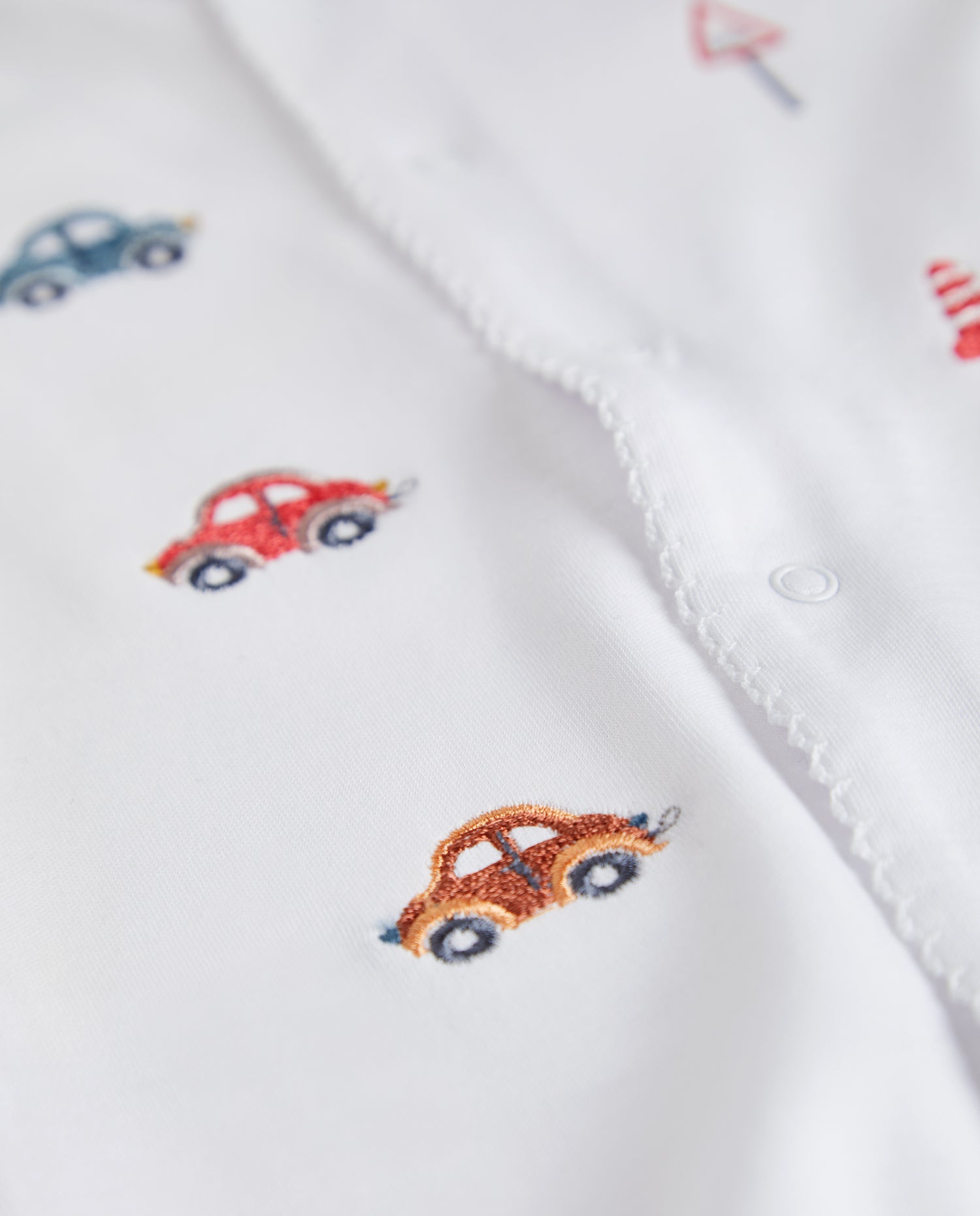 Panneaux de pyjamas blancs pour bébé